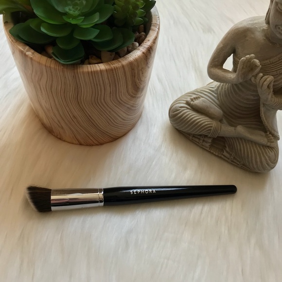 Sephora Other - SEPHORA PRO Angled Contour brush #75